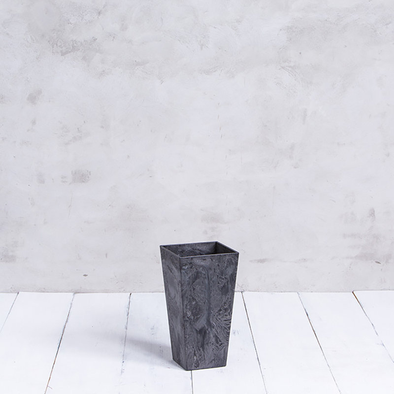 Pot à fleurs avec égouttoir Sewstone Artstone, Noir, H 19,5 po x l 10,25 po x P 10,25 po