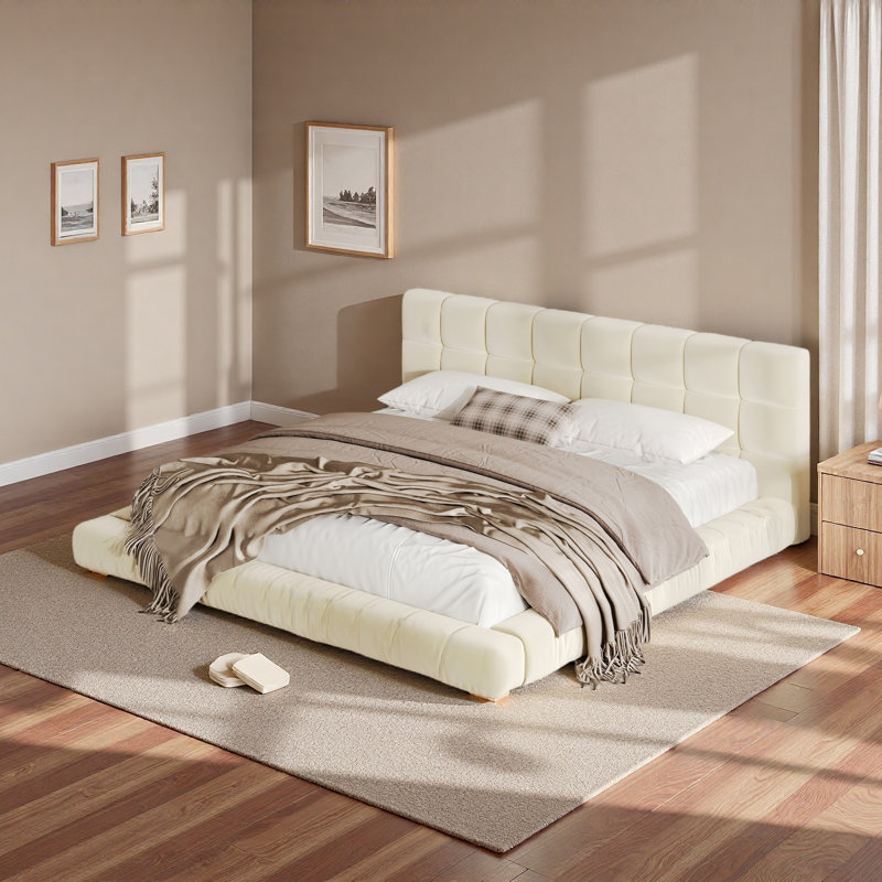 Lit plateforme tapissier à profil bas avec tête de lit capitonnée Channel, Très grand lit, Beige