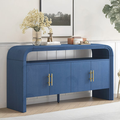 La console comporte un placage de sapin traité durable