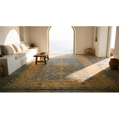 Hand Knotted Wool Area Rug in Blue