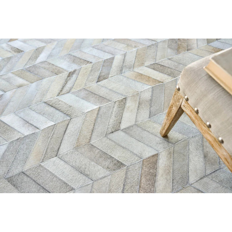 Natural Hide Cowhide Chevron Area Rug, Rectangle 9'6" x 13'6"
