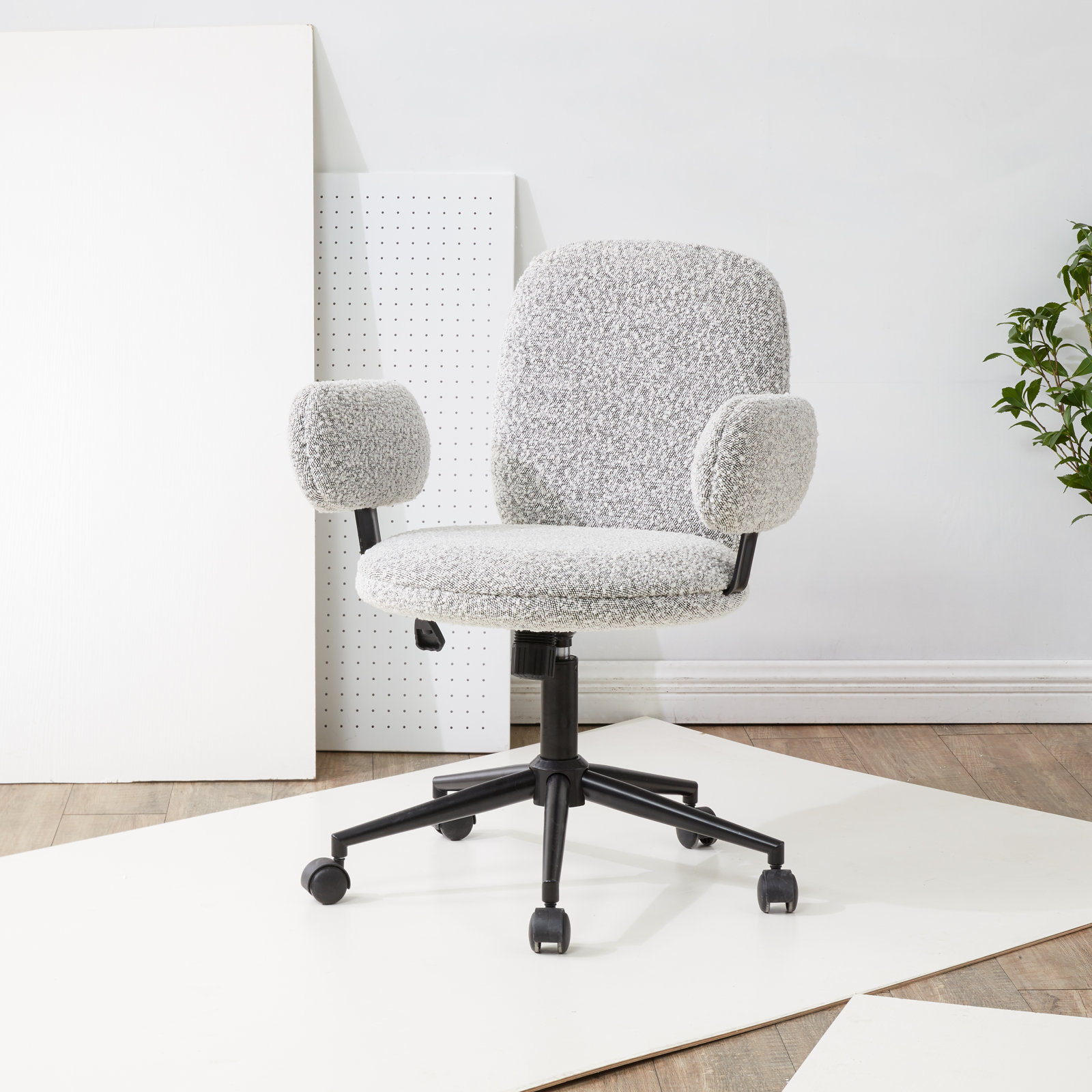 Arwen Swivel Office Chair, Light Gray