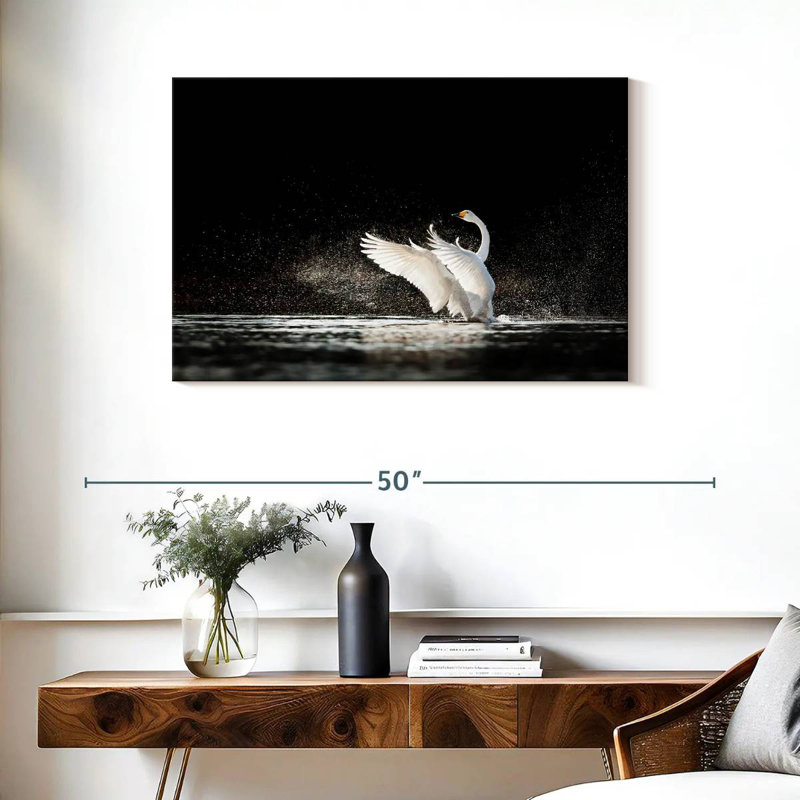 Cygne Brampt éclaboussant l'eau, H 24 po x l 36 po