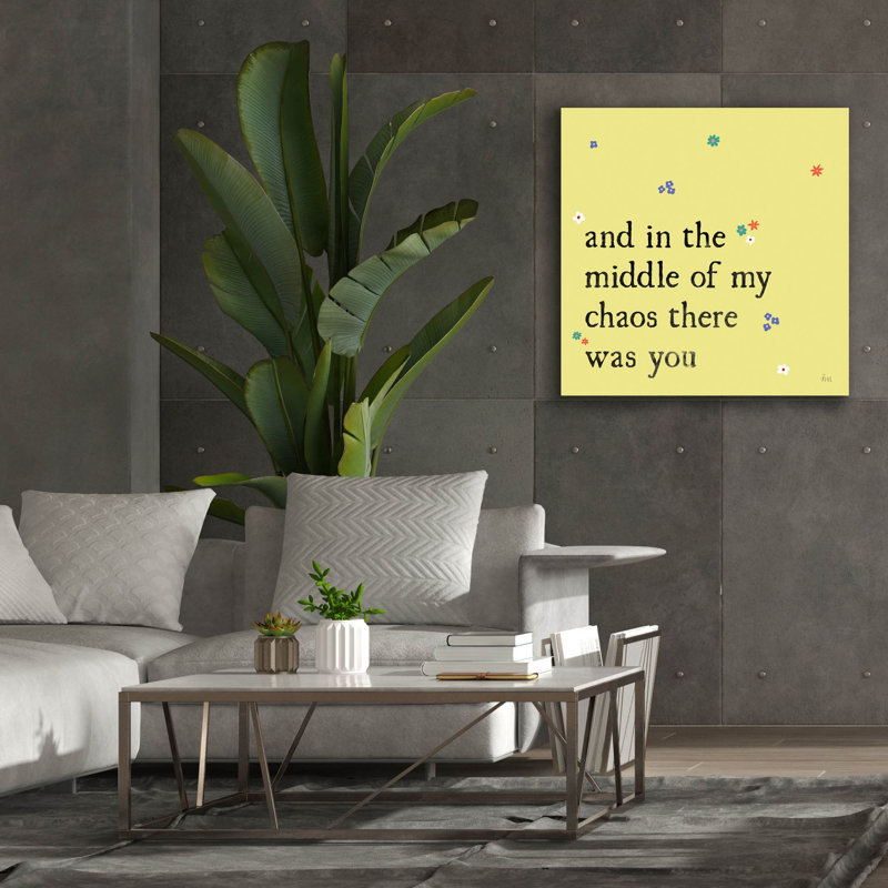 «Simple Romance 1 Colorful» par Laura Marshall, art mural sur toile, H 37 po x l 37 po x P 1,5 po