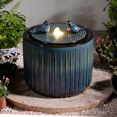 Fontaine de bain d'oiseaux en céramique bleu foncé à 2 niveaux, fontaine d'eau décorative avec lumières DEL et pompe silencieuse, dispositif d'eau intérieur / extérieur pour patio, jardin, terrasse, balcon, bureau et décoration intérieure, conception en cascade relaxante