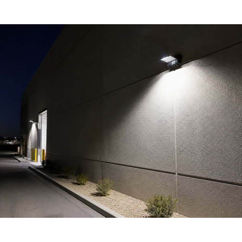 Luminaire mural DEL intégré de 40 W à coupure totale, usage commercial, avec batterie de secours, détecteur de mouvement et cellule photoélectrique, 5 000 K, noir.