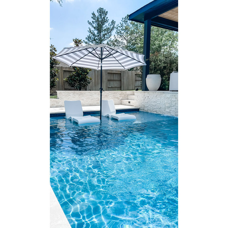 Line Outdoor Lounge Chair, Highcloud White