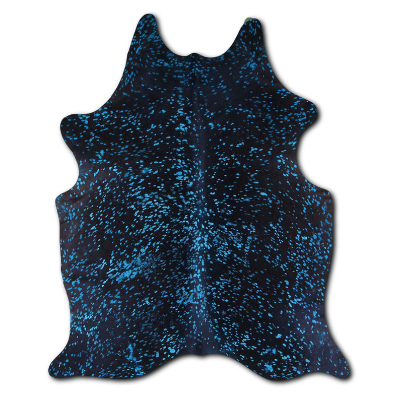 Tapis en cuir de vache teint sur mesure bleu sur fond noir, Nouveauté 5 pi 8 po x 6 pi 7 po