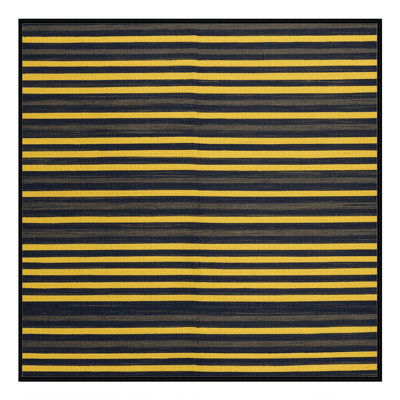 Tapis gris à rayures horizontales lavable à la machine