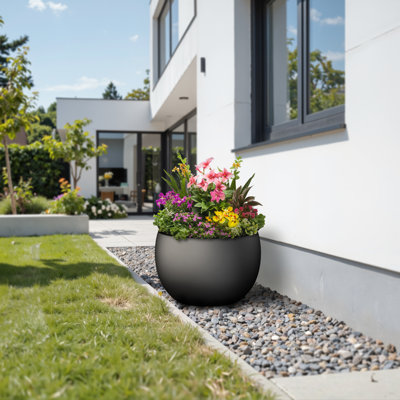 Concrete Round Planter / Pot With Drainage Holes
