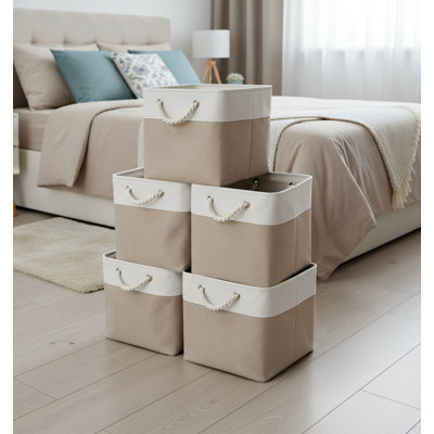 Ensemble de 6 boîtes de rangement en lin 11,2 po x 11,2 po, disponibles en blanc et beige. Grande taille, pliable avec cordon de serrage. Convient à la maison, au bureau et à la garde-robe. Pratique pour organiser les vêtements et les jouets.