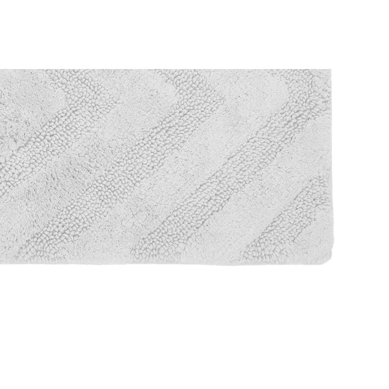 Hugo White Cotton Tufted Non-Slip Bath Rug 17" x 24"