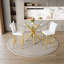 Table de bar moderne et tabourets à hauteur fixe, piètement en verre doré en forme de X avec assises en similicuir blanc, pour petits bars à domicile, salles à manger, construction stable, dossiers ergonomiques, entretien facile.