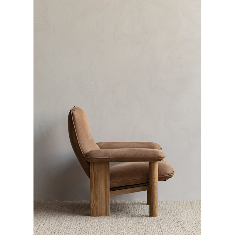 Brasilia Lounge Chair, Dunes 21004 Camel Genuine Leather, Natural Oak