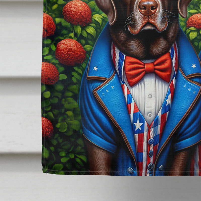 Drapeau «All American House», Labrador Retriever à rayures rouges / bleues