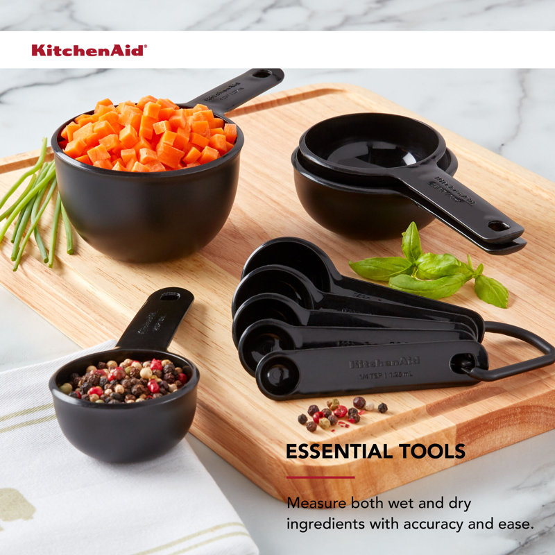 Ensemble de 9 tasses à mesurer et cuillères KitchenAid® Universal, Noir