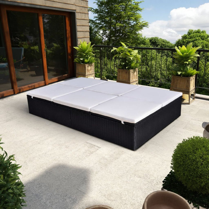 Villeneuve 77.6" Long Single chaise with Cushions, Black, Gray