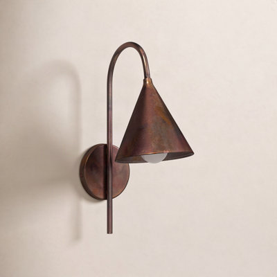 Zephyr Iron Plug-in Wallchiere