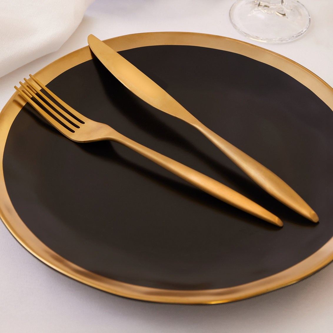 Milano 20 Piece 18/10 Stainless Steel Flatware Set, Service for 4, Matte Gold