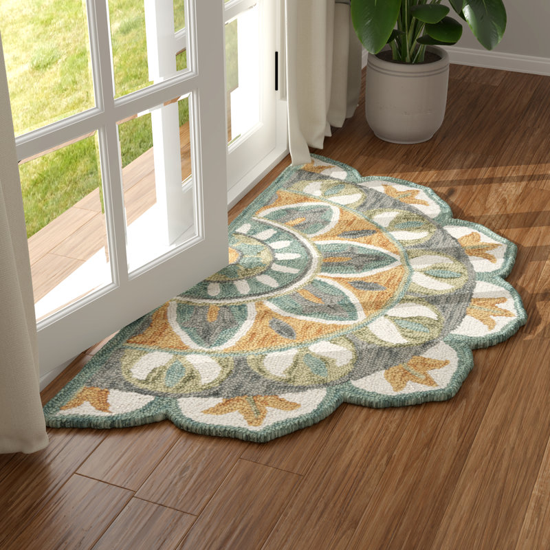Arla Floral Oriental Hand Tufted Scalloped Wool Area Rug, Rectangle 2'3" x 3'10"