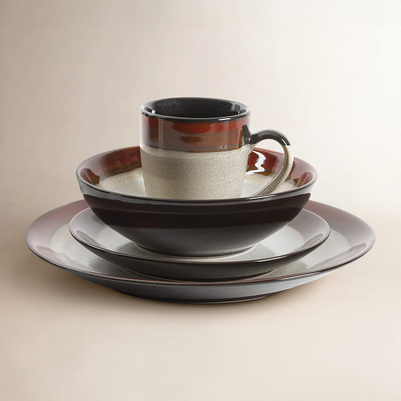Elite Couture Bands 16-Piece Dinnerware Set, Red