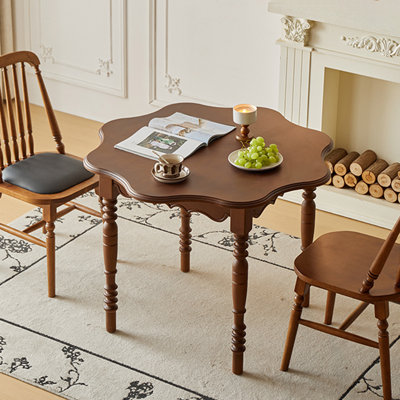 Table de salle à manger en bois massif de couleur châtaignier
