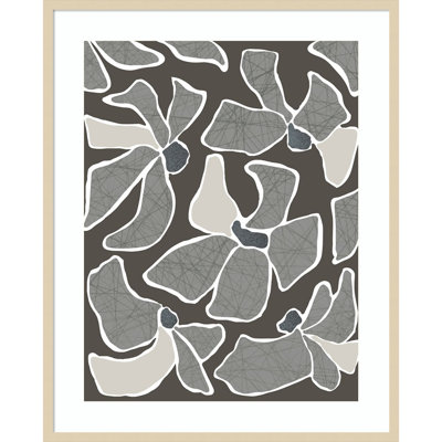 «Gray Flower Blooms II» par Regina Morre, reproduction d'art encadrée sur bois