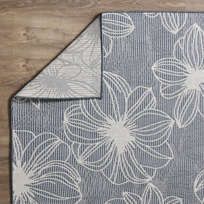 Lark Manor Rosmunda Floral Indoor/Outdoor Rug & Reviews | Wayfair