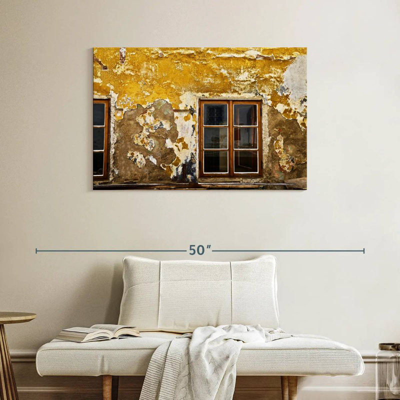 Lilie fenêtre jaune mur craquelé, H 26 po x l 39 po