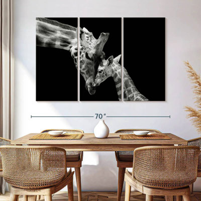«Brampt Doting Mother Giraffe»