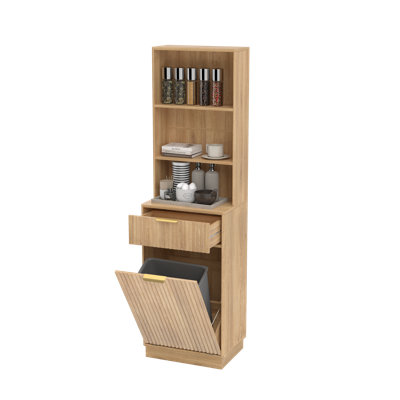 Armoire de rangement haute cannelée étroite avec compartiment à poubelle caché (poubelle non incluse), unité de plancher en chêne clair, tablettes ouvertes ouvertes et tiroir, anti-basculement pour la cuisine