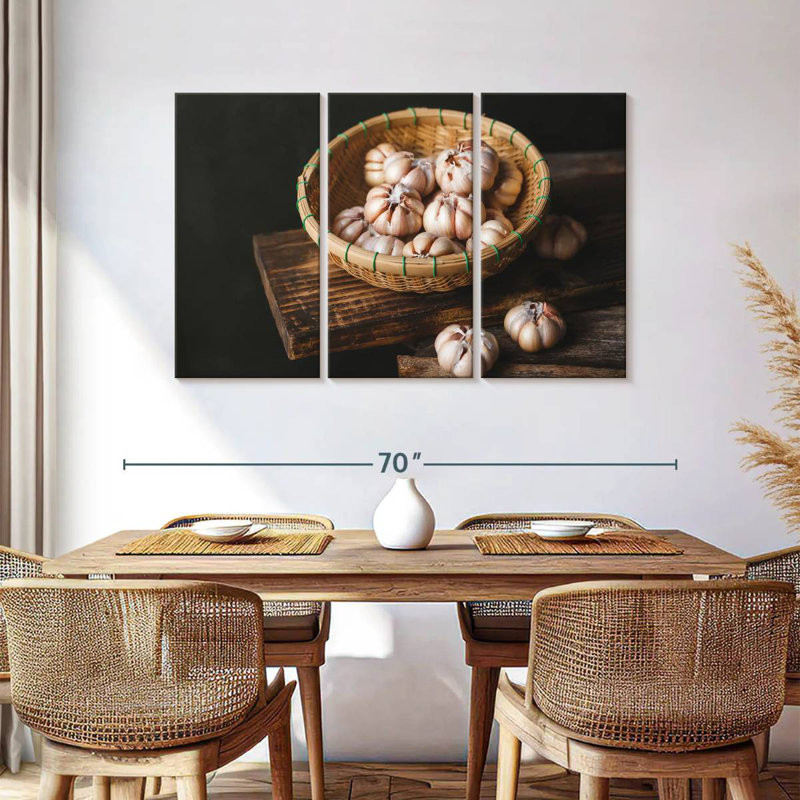 Yarlin Garlic, 36" H x 57" W