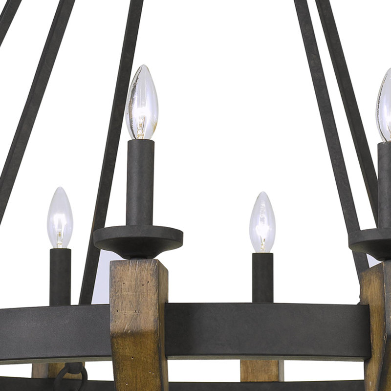 Geraghty 12 - Light Wagon Wheel Chandelier