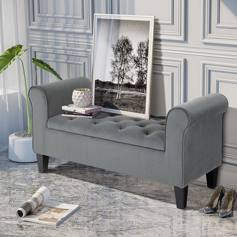 Banc avec repose-pieds capitonné et accoudoirs roulés pour le salon