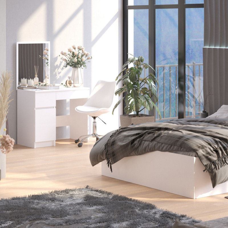 Hiie Dressing Table with Mirror