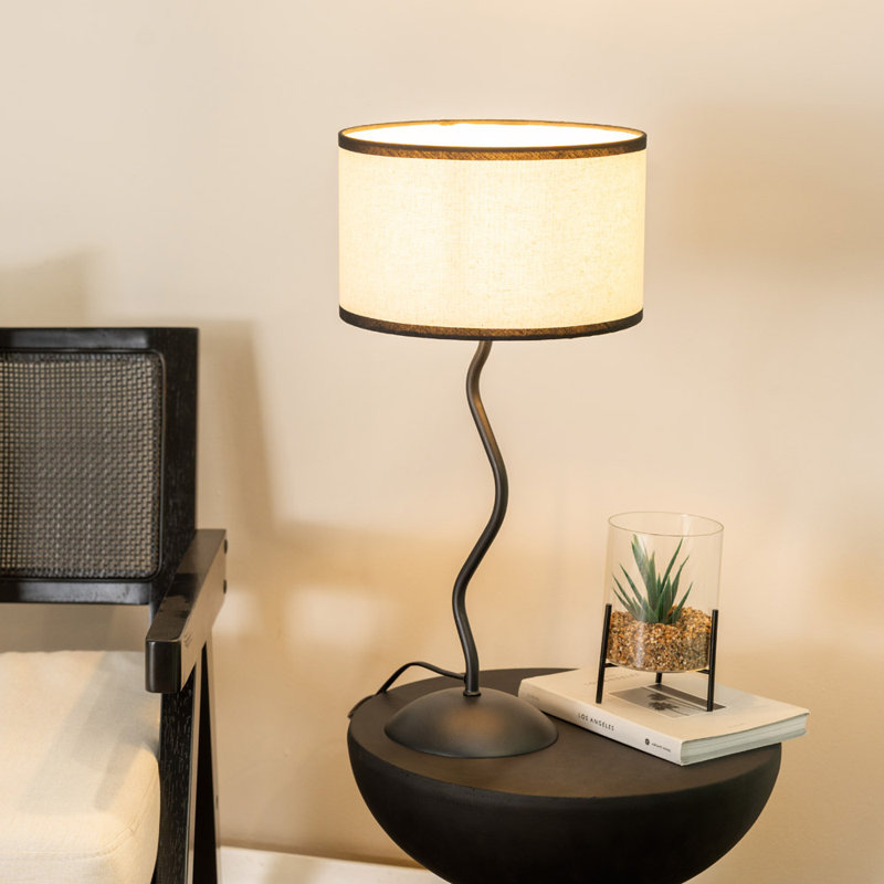 Cyerra Metal Table Lamp, Yes