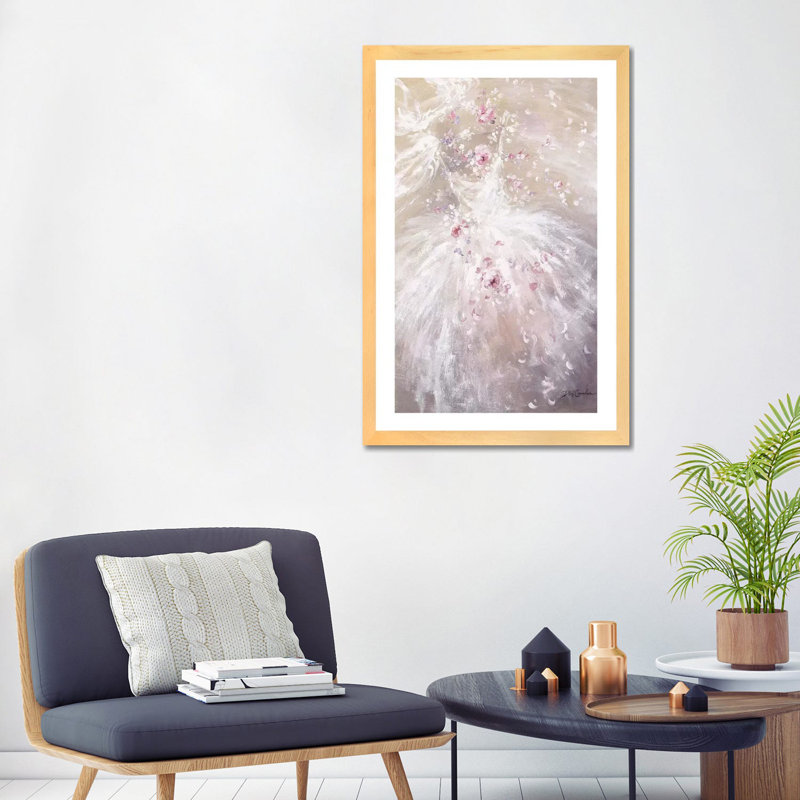 «Rose Dance II» par Debi Coules - reproduction d'art, H 32 po x l 24 po x P 1 po, Toile avec cadre en bois beige, Blanc