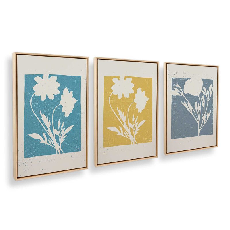 «Subtle Blossoms», ensemble de 3 impressions sur toile, Cadre flottant en érable américain, H 48,75 po x l 32,75 po