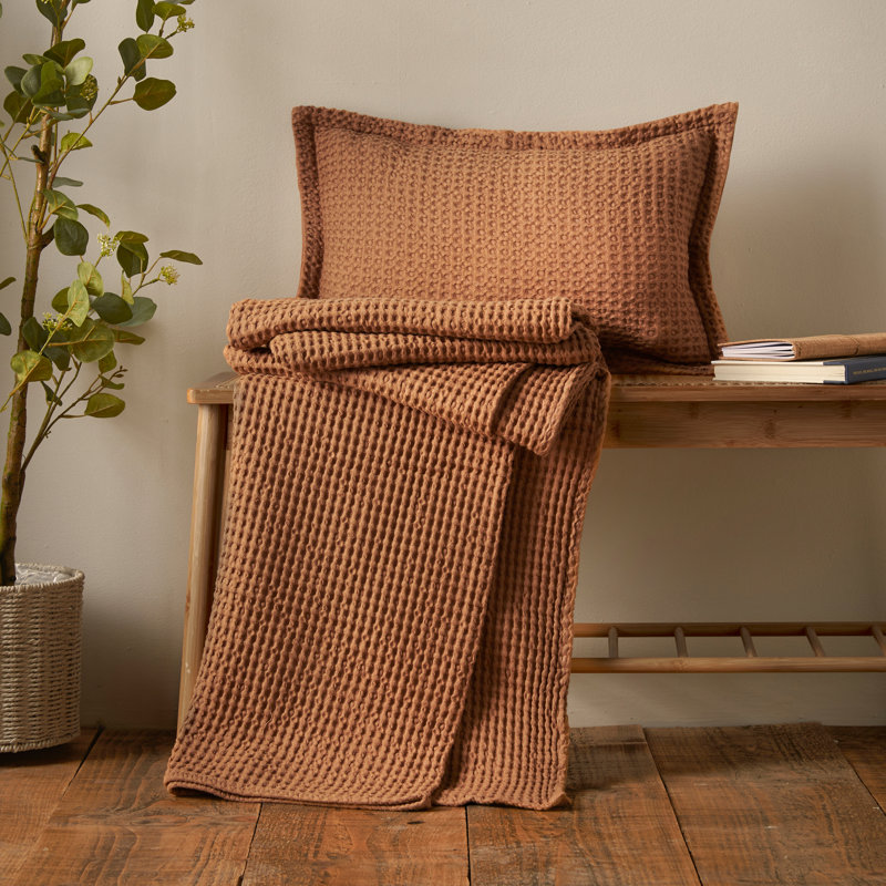Sydia Throw Blanket, Brown