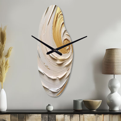 Horloge murale incurvée en métal Keenen