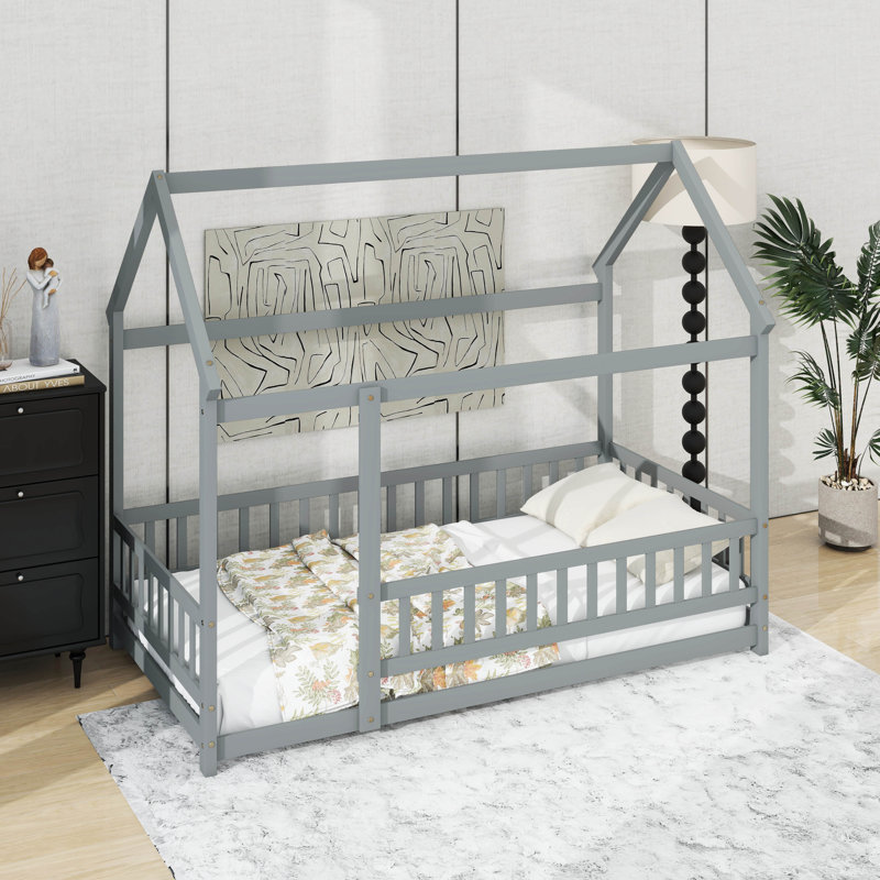 Lit simple en bois avec clôture, gris