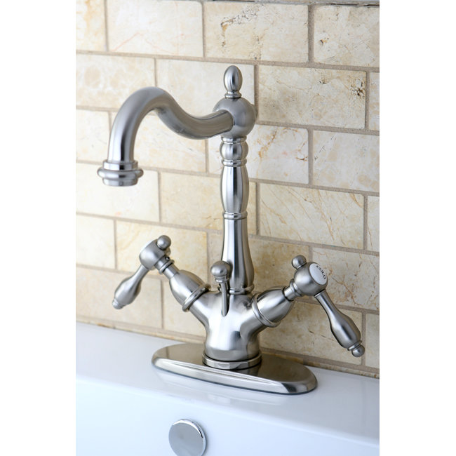 Robinet de salle de bain à fixation sur comptoir à deux poignées à un ou trois trous Kingston, Nickel brossé