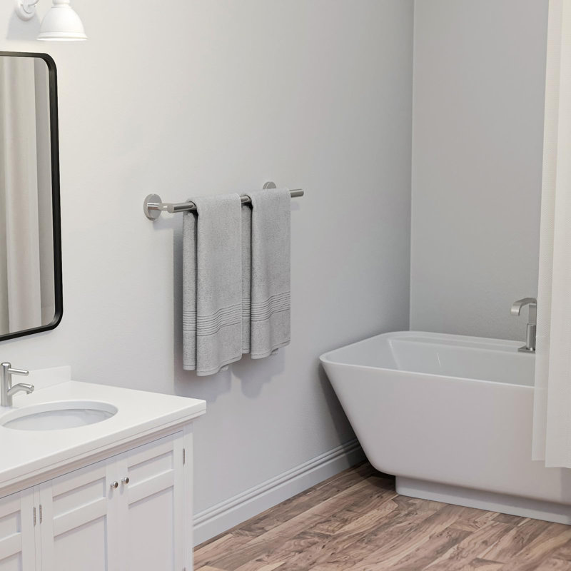 Accessoire de quincaillerie de salle de bain 24 po