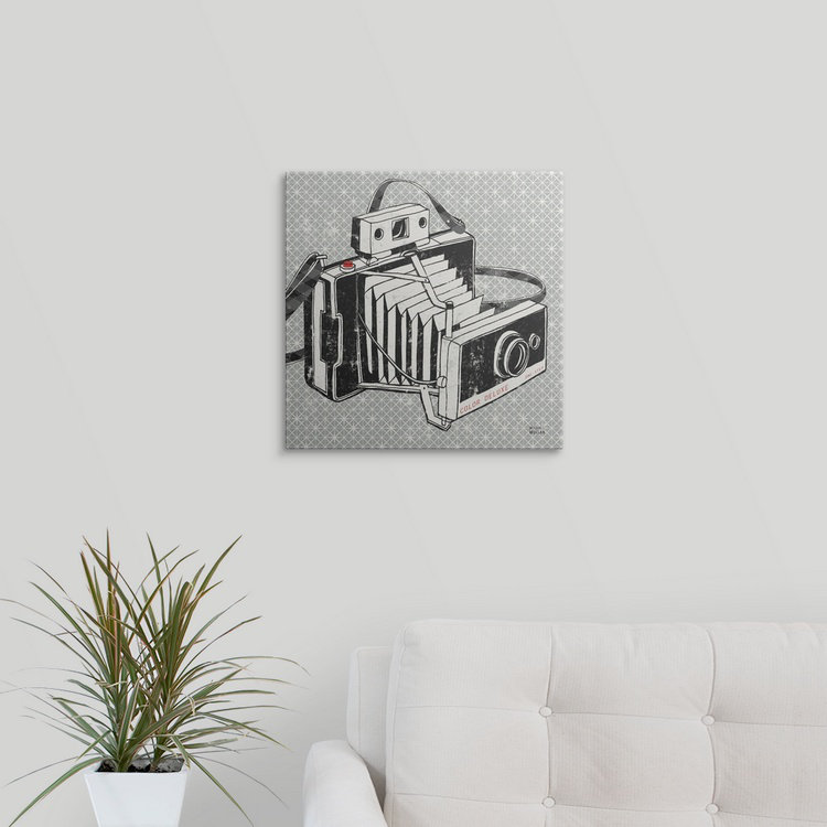 «Belldas Vintage Analog Caméra» par Michael Mullan, impression, H 35 po x l 35 po x P 1,5 po, Toile