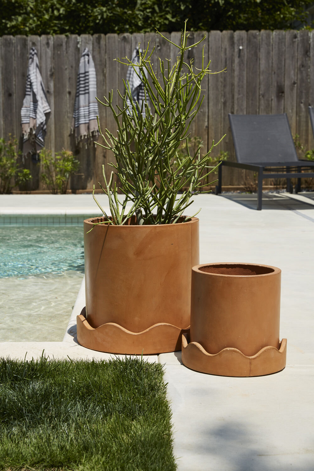 Pot Planter, 15" H x 16.25" W x 16.25" D