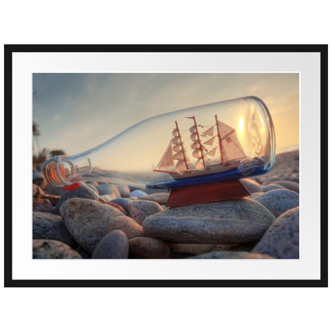 Gerahmtes Poster Flasche mit Schiff