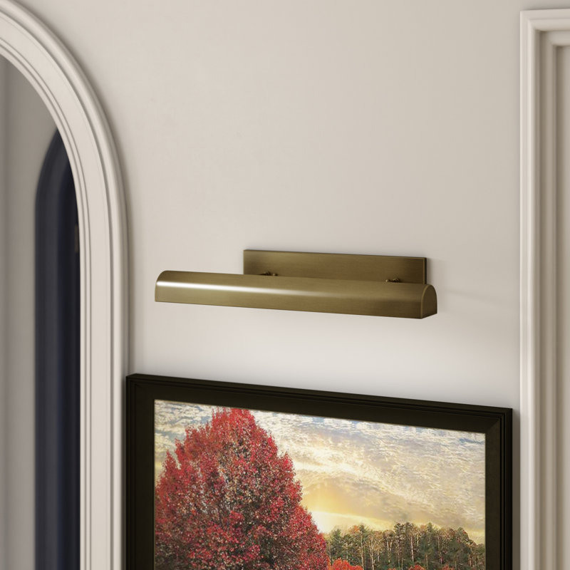 Applique murale classique à 3 lumières câblée Classic, Laiton antique, H 4,5 po x l 24 po x P 9,25 po