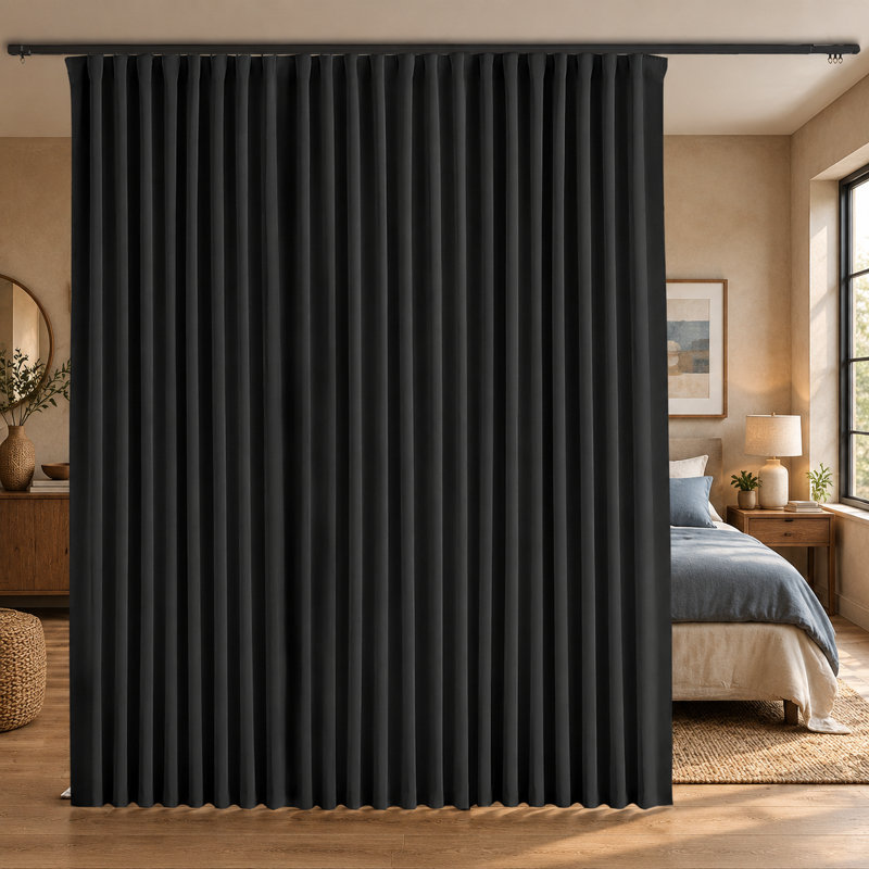 Rideau occultant extra-large à un panneau, 100 po L x 108 po H, pour une séparation de pièce du plancher au plafond avec un système de rail de montage mural/plafond ou une tringle avec crochets.