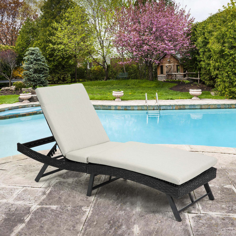 Chaise longue de patio pliante en acier avec dossier réglable en rotin 3 pièces, Beige