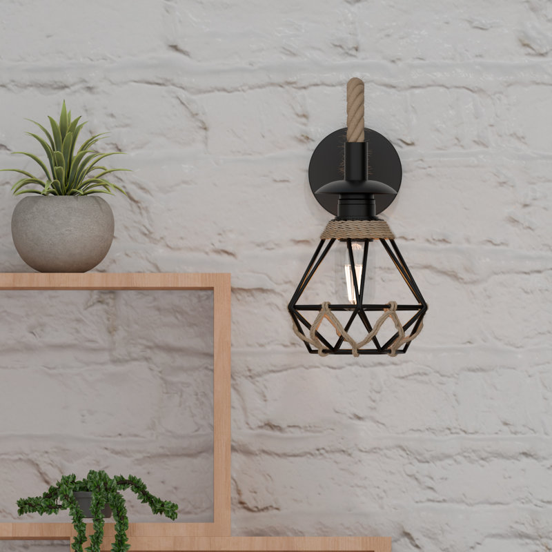 Mairead Armed Sconce, Yes